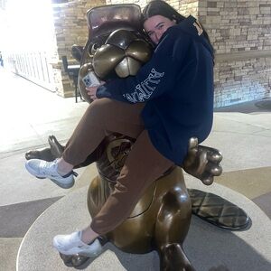 Meet your Posher, Olivia